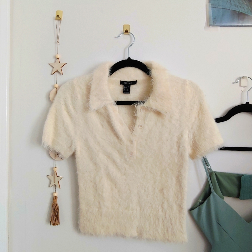 White fuzzy top